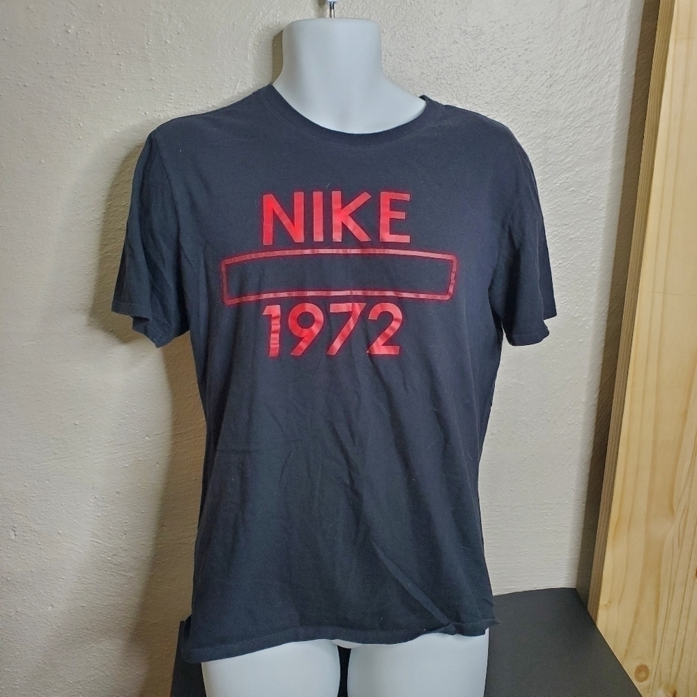 NIKE 1972 Graphic T Shirt Athletic Cut Size Large Black Red
